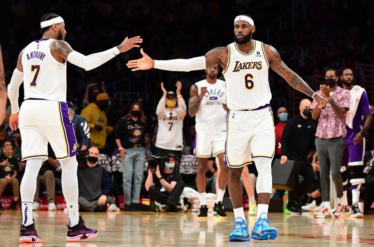  安东尼：詹姆斯不可能提前知道交易 他知道的只有浓眉不开心